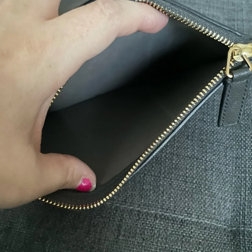 YSL Yves Saint Laurent grey tote with pouch - Picture 16 of 16